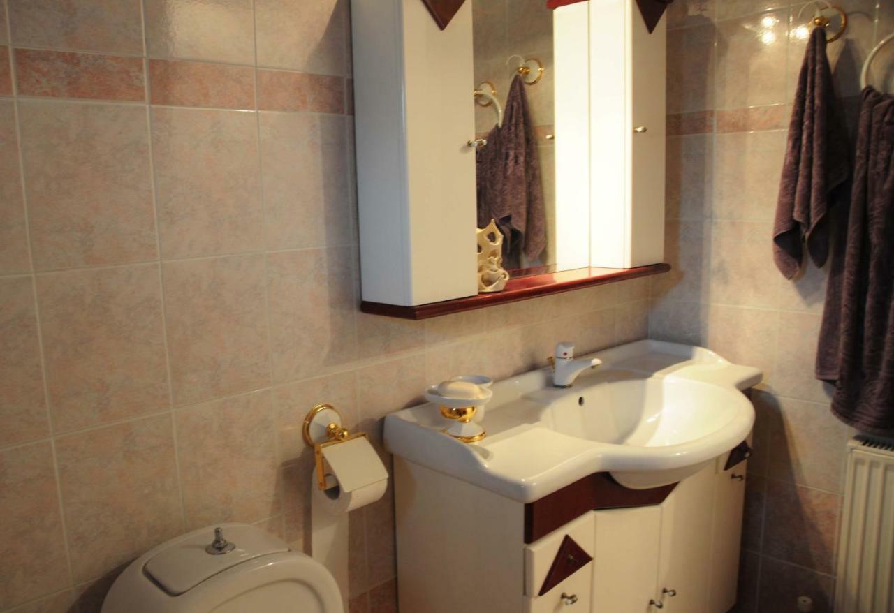 House Of Arts Apartment Pella  ภายนอก รูปภาพ